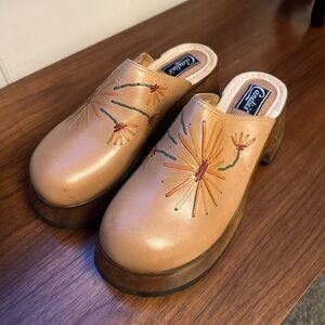 Vintage Candie’s Mule Clogs Leather with Floral Embroidered